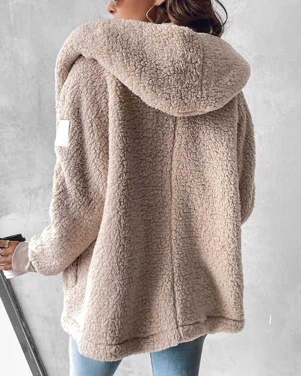 Manteau Teddy à capuche avec poche boutonnée