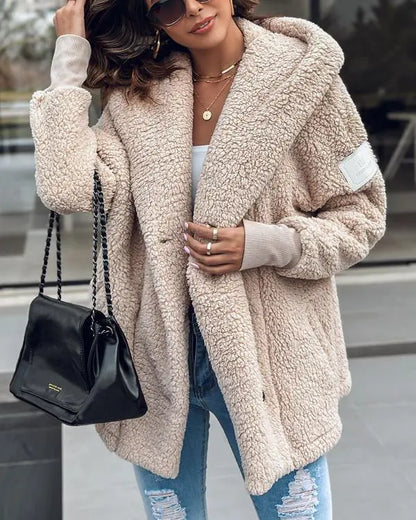 Manteau Teddy à capuche avec poche boutonnée