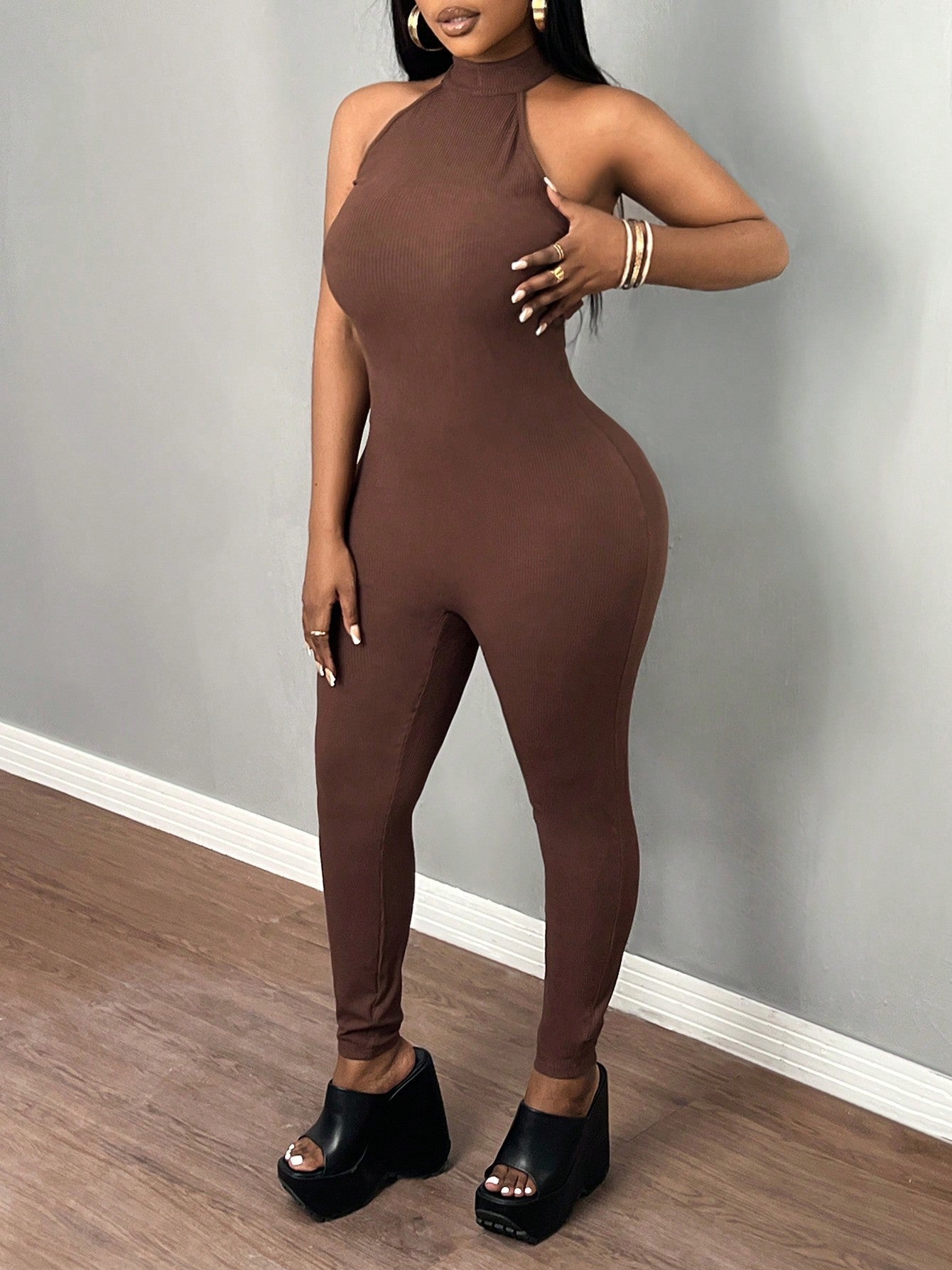 Plus Size Elegant & Casual & Sporty Slim-Fit Clean Brown Neck-Hanging Jumpsuit, Backless, Skinny Pants, Textured Pitted Stripe Fabric, Women's 9/10 Length Rompers, Spring/Summer - E