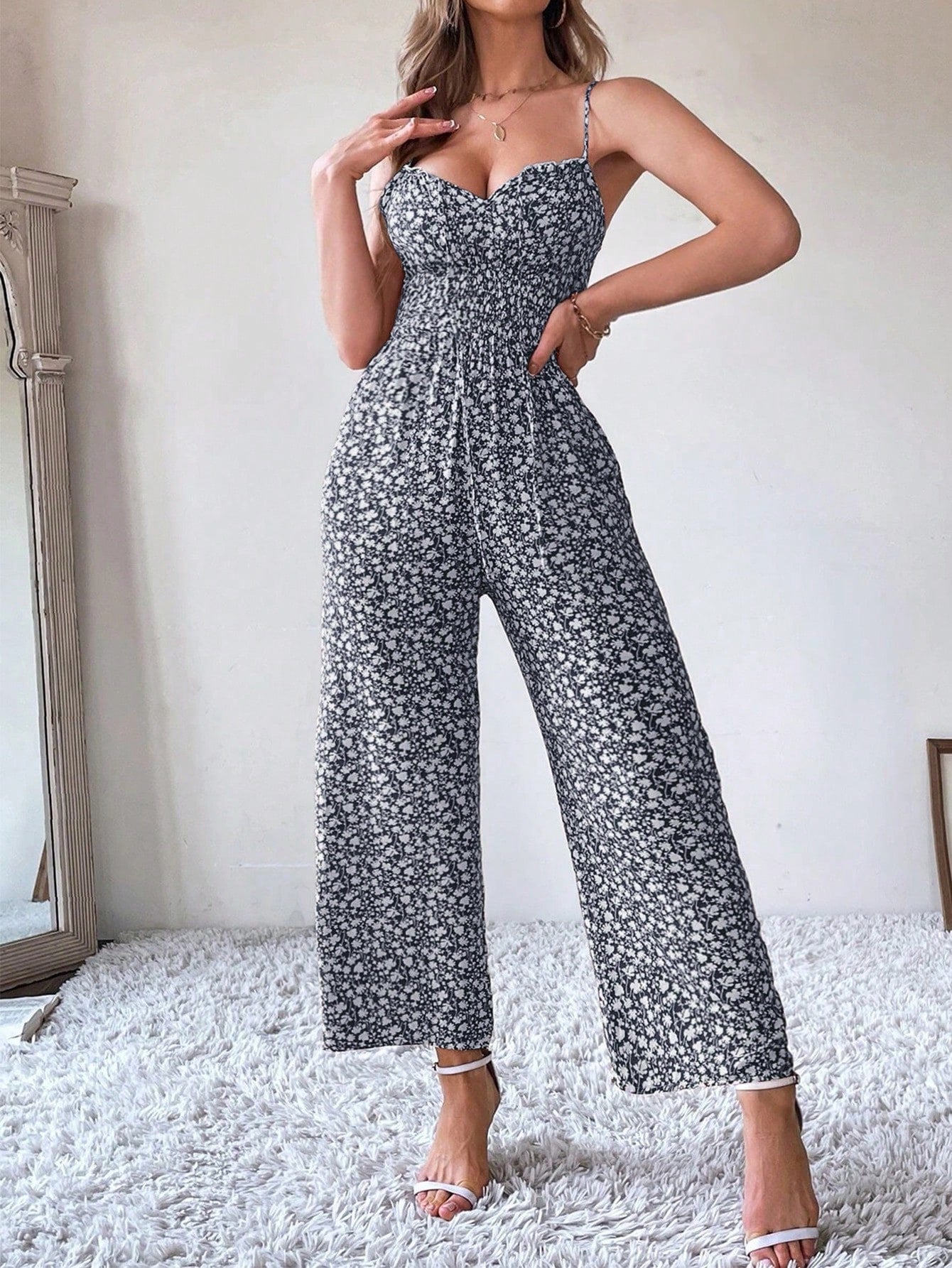 Plus Size Tie-Strap Ditsy Floral Jumpsuit, Perfect For Summer